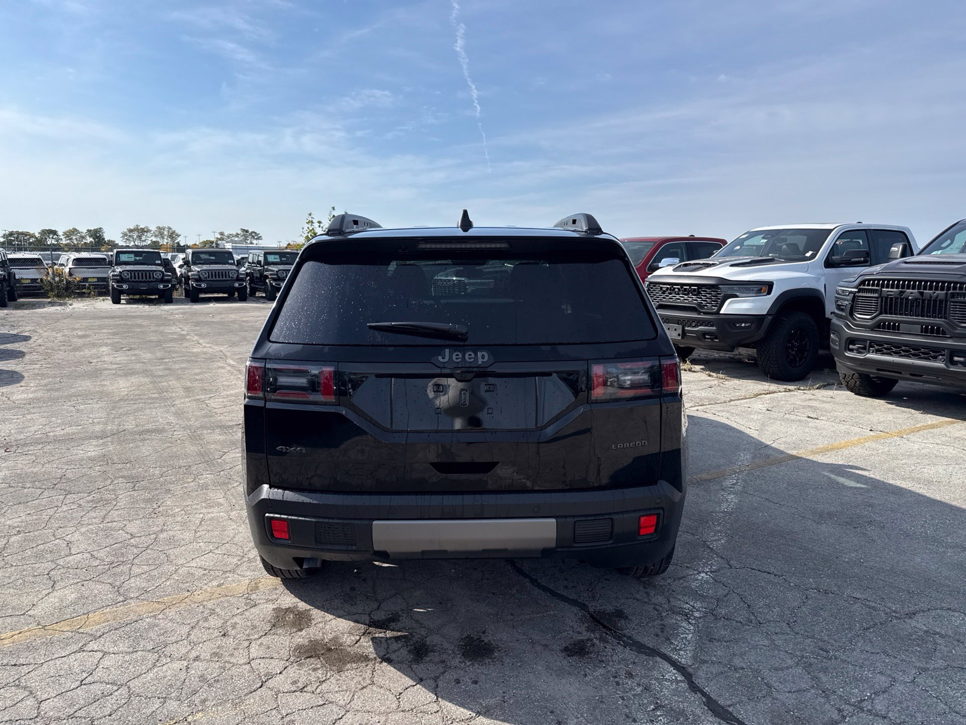Used 2026 Jeep Cherokee Laredo AWD/4WD image 7
