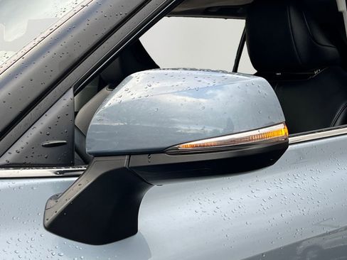 Used 2022 Toyota Highlander XLE image 27