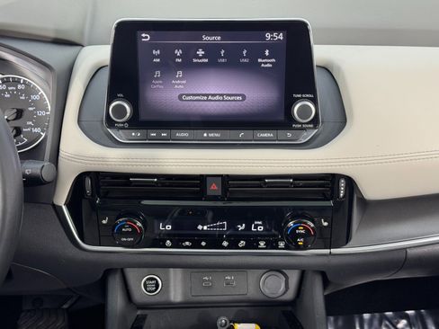 Used 2023 Nissan Rogue SV w/ SV Premium Package image 22