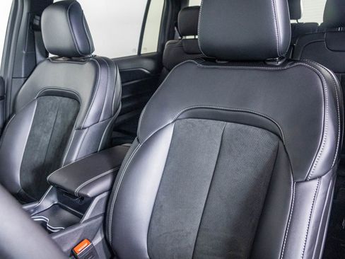 New 2025 Jeep Grand Cherokee L Altitude image 15