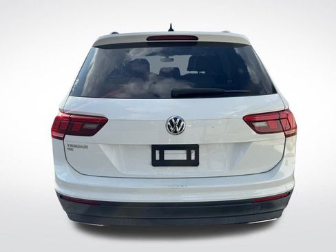 Used 2019 Volkswagen Tiguan SE w/ Panoramic Sunroof Package image 6