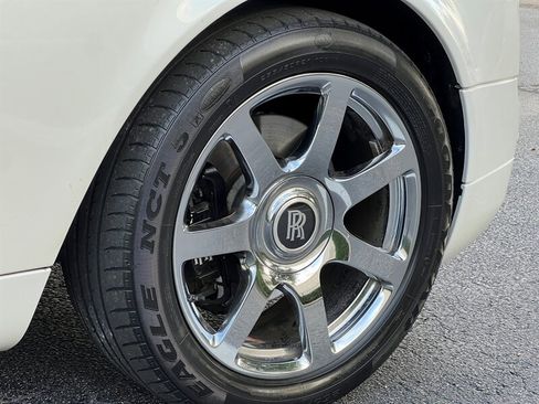 Used 2010 Rolls-Royce Phantom Coupe image 12