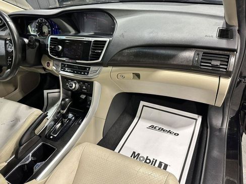 Used 2015 Honda Accord Touring image 42