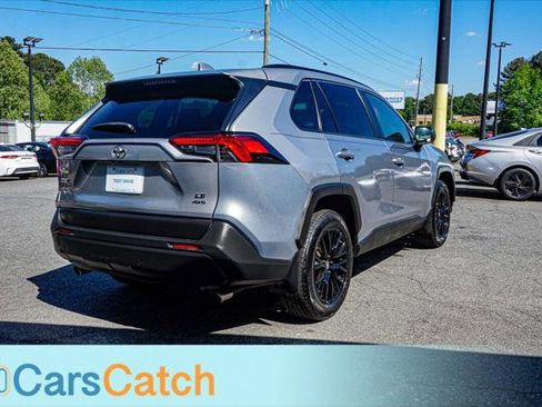 Used 2019 Toyota RAV4 LE w/ All Weather Liner Package AWD/4WD image 15