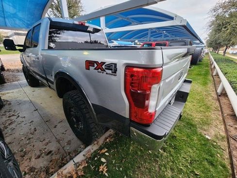 Used 2019 Ford F250 Lariat w/ Lariat Ultimate Package image 3
