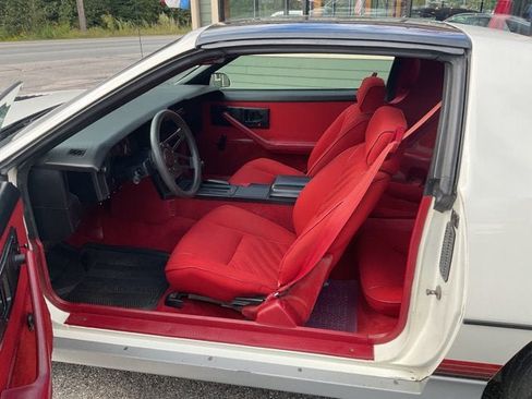 Used 1987 Chevrolet Camaro Z28 RWD image 15