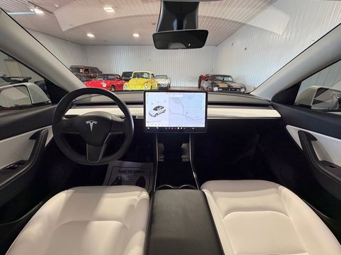 Used 2020 Tesla Model Y Long Range image 28