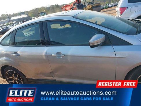Used 2018 Ford Focus SEL image 26