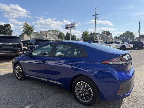 Used 2020 Hyundai Ioniq SE FWD image 21