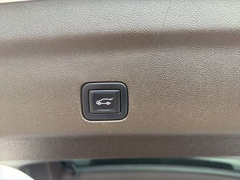 Used 2022 GMC Yukon XL Denali AWD/4WD image 22