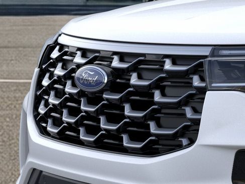 New 2026 Ford Explorer Platinum w/ LUX Leather Package AWD/4WD image 17