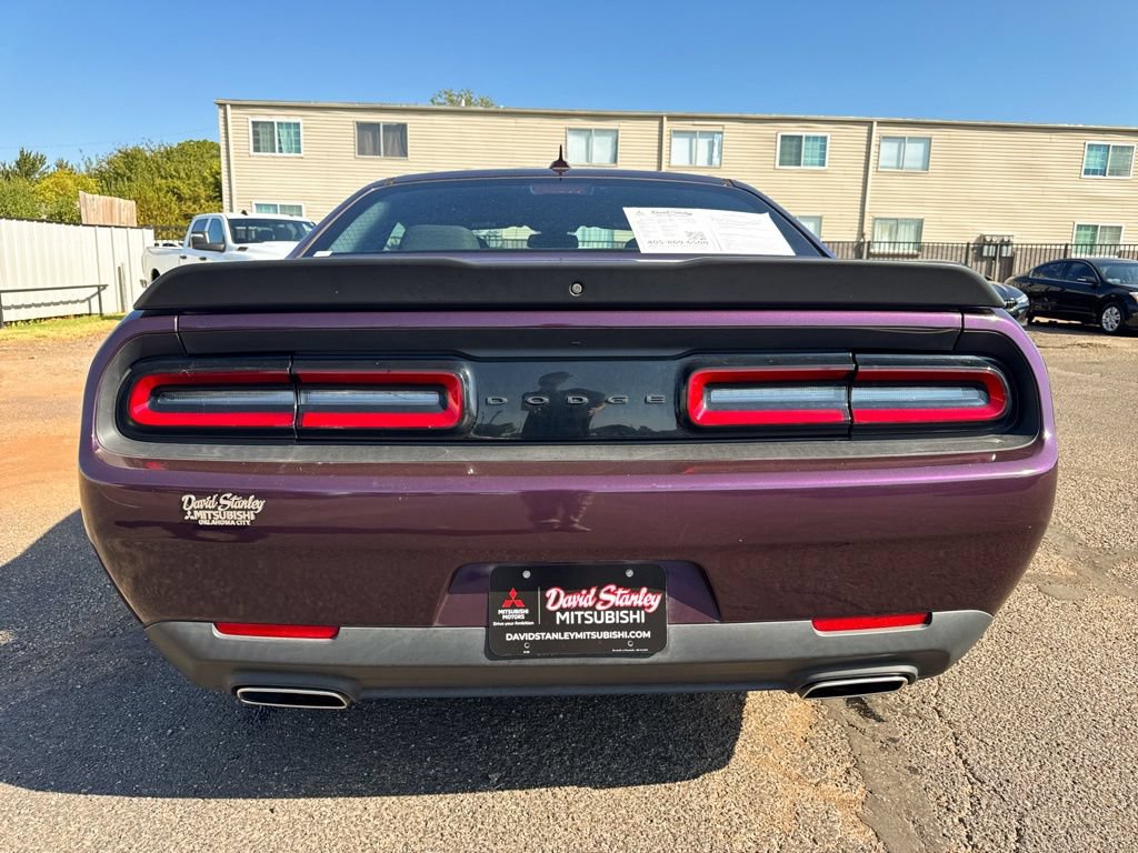 Used 2022 Dodge Challenger SXT RWD image 5