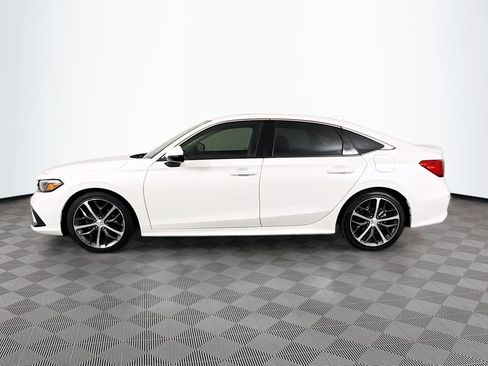 Used 2024 Honda Civic Touring image 4