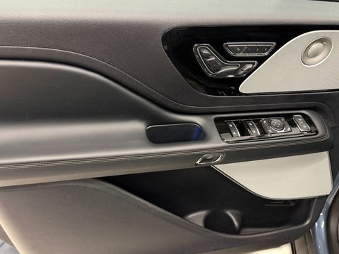 Used 2025 Lincoln Aviator Reserve w/ Equipment Group 201A AWD/4WD image 11