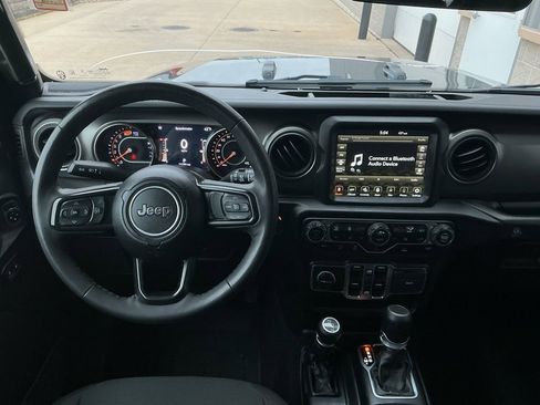 Used 2023 Jeep Wrangler Unlimited Sport image 9