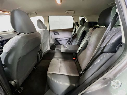 Used 2022 Nissan Rogue S AWD/4WD image 22