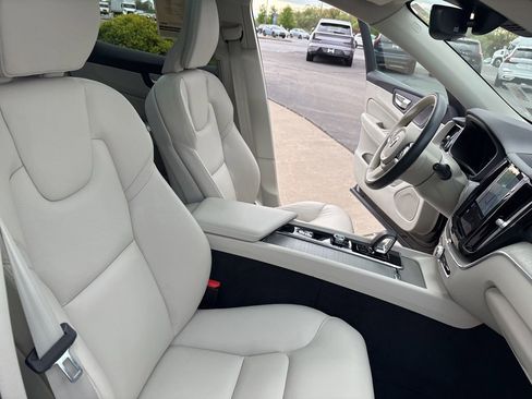Certified 2023 Volvo XC60 B5 Plus w/ Climate Package AWD/4WD image 36