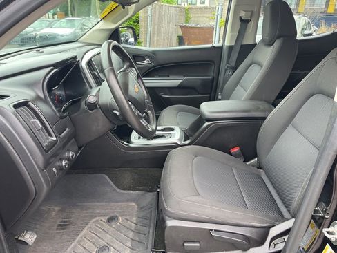 Used 2016 Chevrolet Colorado LT w/ Midnight Edition AWD/4WD image 11