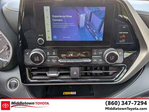 Certified 2024 Toyota Highlander XLE image 30