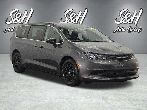Used 2023 Chrysler Voyager LX FWD image 2