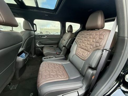 New 2026 Nissan Armada Platinum image 15