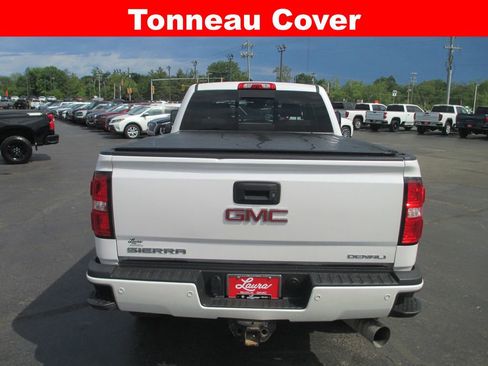 Used 2018 GMC Sierra 2500 Denali w/ Duramax Plus Package AWD/4WD image 10
