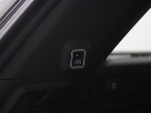 Used 2024 Jeep Grand Cherokee Limited w/ Luxury Tech Group II AWD/4WD image 17