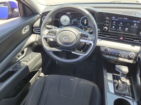 Used 2022 Hyundai Elantra SEL w/ Convenience + Premium Package FWD image 10