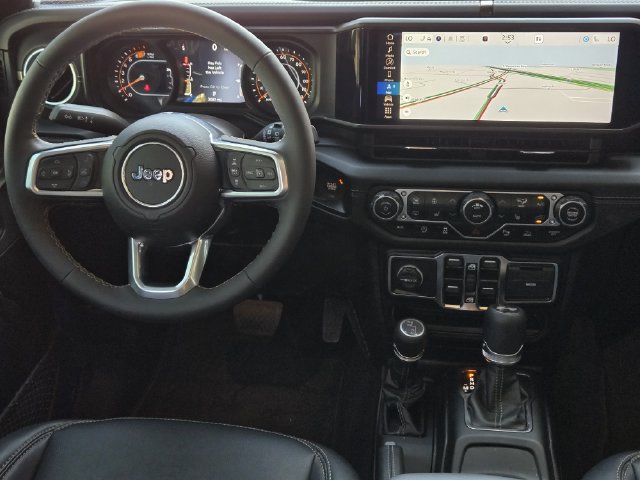 Certified 2024 Jeep Wrangler Unlimited Sahara w/ Technology Group AWD/4WD image 35