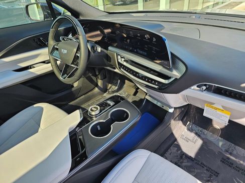 New 2026 Cadillac Lyriq Sport AWD/4WD image 10