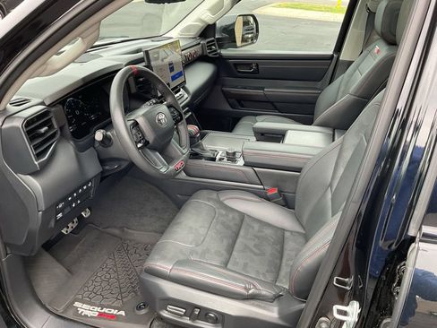 Used 2023 Toyota Sequoia TRD Pro AWD/4WD image 9