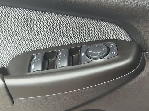 Used 2025 Chevrolet TrailBlazer LT FWD image 19