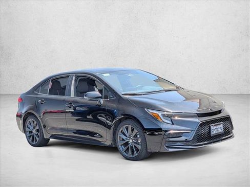 Used 2024 Toyota Corolla SE w/ SE Premium Package FWD image 4