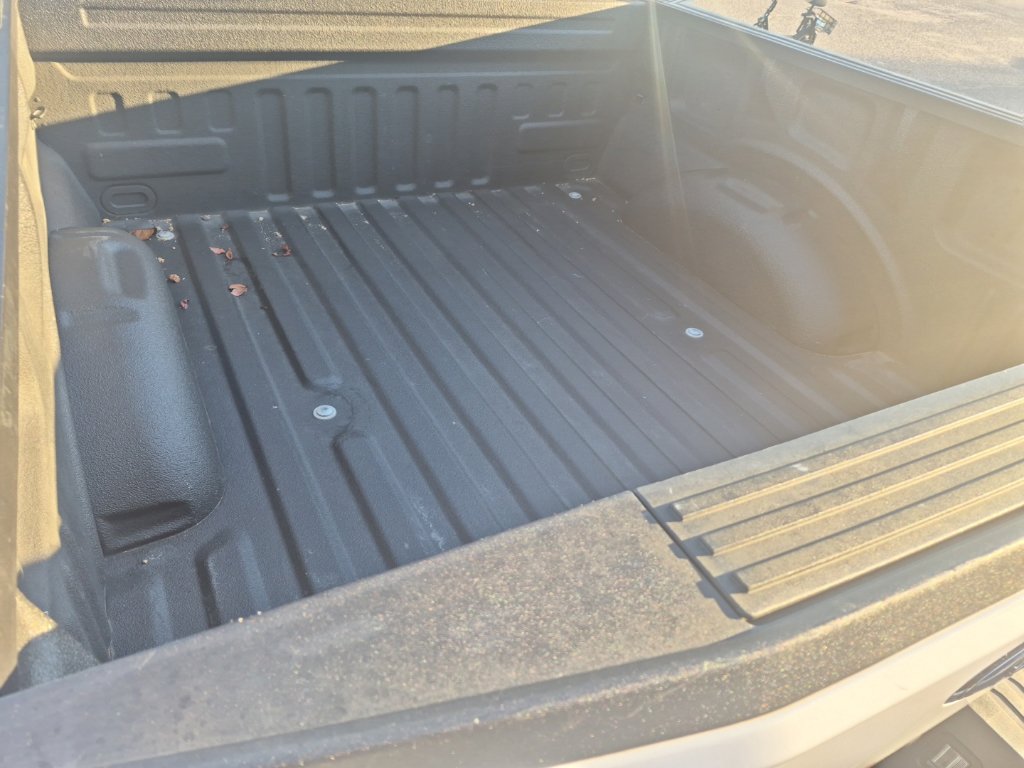 Used 2018 Ford F150 XLT w/ Equipment Group 302A Luxury AWD/4WD image 17