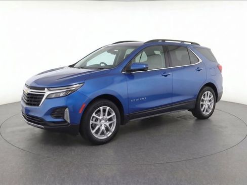 Used 2024 Chevrolet Equinox LT FWD image 3