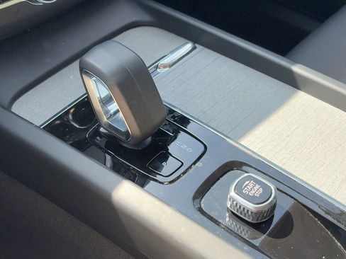 Certified 2025 Volvo XC60 B5 Plus image 17