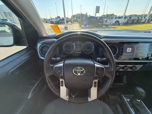 Used 2020 Toyota Tacoma SR5 image 27