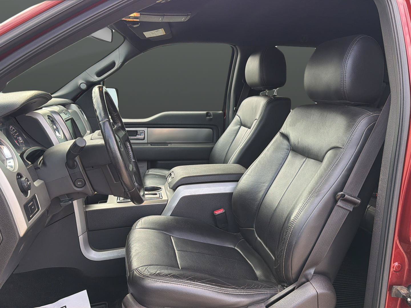Used 2014 Ford F150 FX4 w/ Equipment Group 402A Luxury AWD/4WD image 9