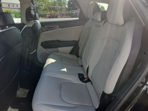 Used 2024 Kia Sportage EX w/ EX Premium Package AWD/4WD image 16