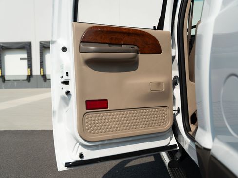 Used 2003 Ford F350 Lariat image 27