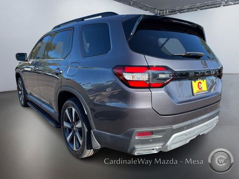 Used 2023 Honda Pilot Touring image 6