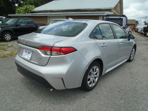 Used 2024 Toyota Corolla LE FWD image 6