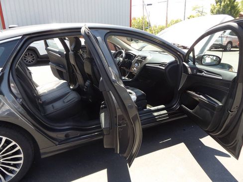 Used 2018 Ford Fusion Titanium AWD/4WD image 21