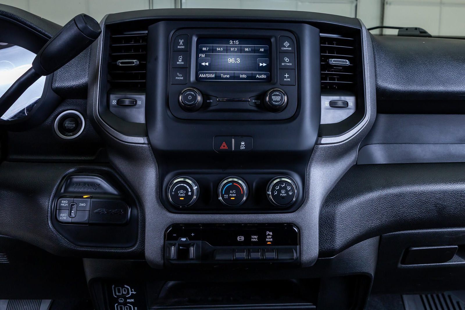 Used 2024 RAM 3500 Tradesman w/ Chrome Appearance Group AWD/4WD image 25