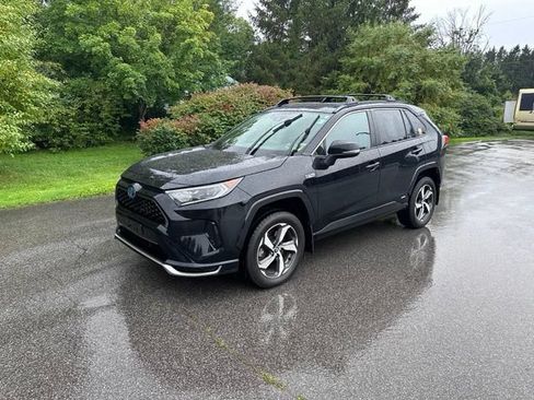Used 2021 Toyota RAV4 SE w/ Weather & Moonroof Package AWD/4WD image 7
