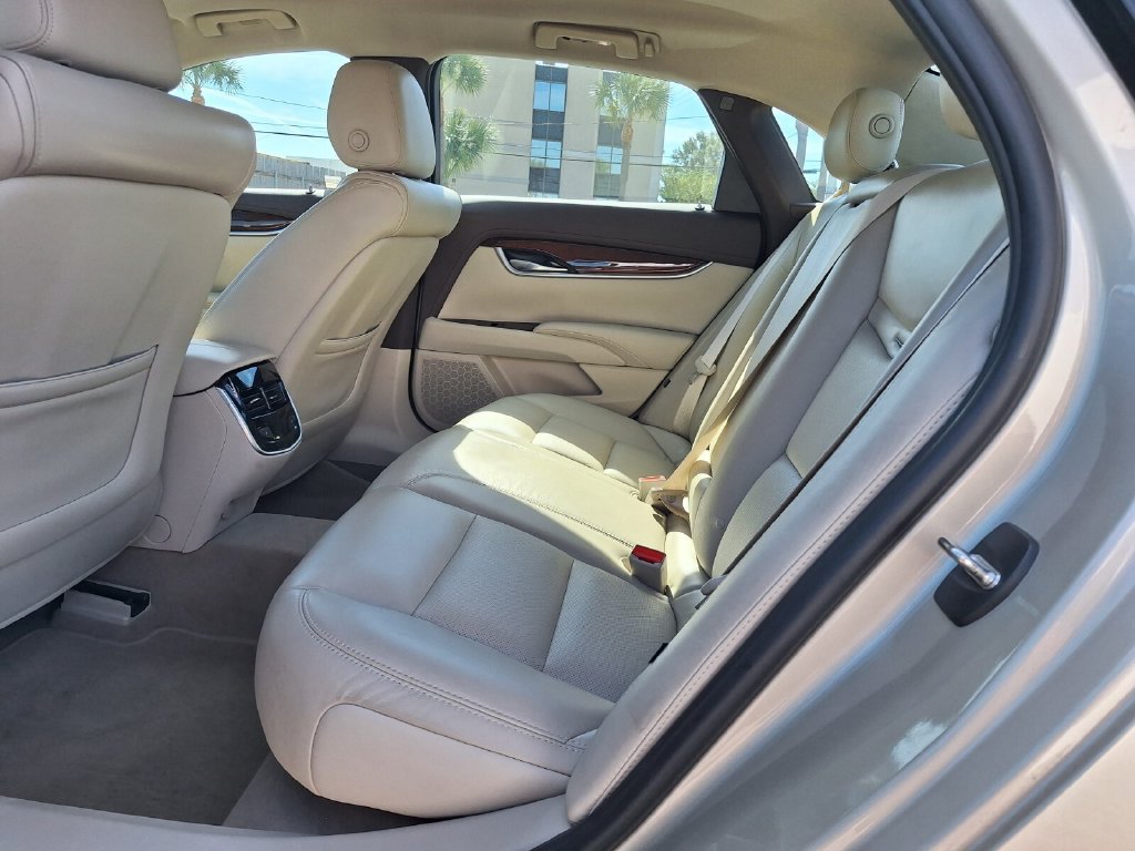 Used 2015 Cadillac XTS Luxury FWD image 12