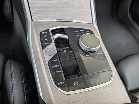 Used 2025 BMW 330i Sedan image 19