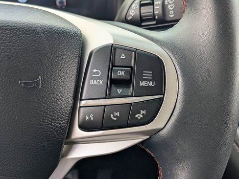 Used 2025 Ford Explorer Active RWD image 24