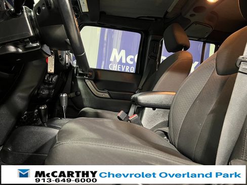 Used 2017 Jeep Wrangler Unlimited Sport w/ Connectivity Group image 18