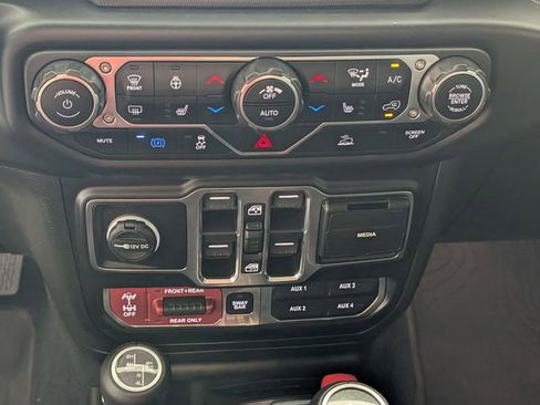 Used 2023 Jeep Wrangler Unlimited Rubicon 4xe AWD/4WD image 21